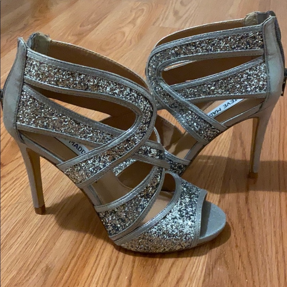 Shoes - Picture 3 of 4
